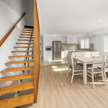 Husky 56 Beachfront Villa'S - Great Location On The Beach Huskisson Exterior photo