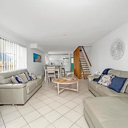 Husky 56 Beachfront Villa'S - Great Location On The Beach Huskisson Exterior photo