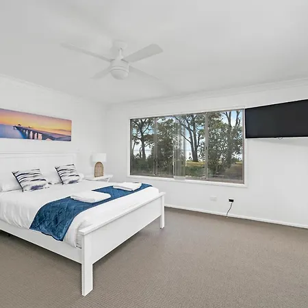 Husky 56 Beachfront Villa'S - Great Location On The Beach Huskisson Exterior photo