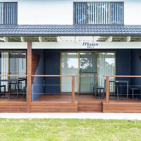 Husky 56 Beachfront Villa'S - Great Location On The Beach Huskisson Exterior photo