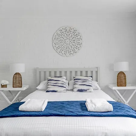 Husky 56 Beachfront Villa'S - Great Location On The Beach Huskisson Exterior photo